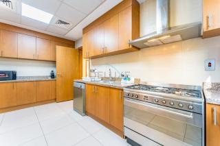 Spacious 4BR Plus Maids Villa, Near Avenue Mall, Cycle Park & Sports Complex - 15 Mins to Downtown Dubai, Nad Al Shiba Third by Deluxe Holiday Homes - 4