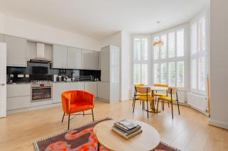 Tastefully Decorated 2BD Flat Near Queens Park - 5
