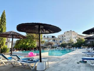 Modern Apt in Paphos Port - pool & 50 m to the sea - Paphos - 2