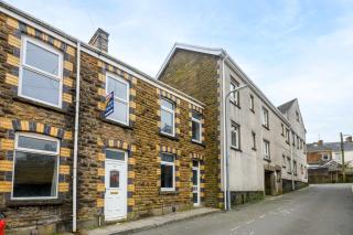 Spacious 3 Bedroom Home in Central Skewen - Skewen - 8