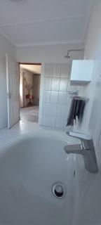 Blombos Self-Catering House - Franskraal - 9