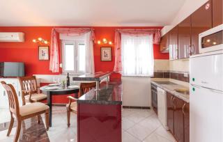 1 Bedroom Amazing Apartment In Makarska - Makarska (Macarsca) - 7
