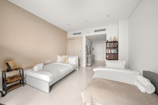 FIRST CLASS Studio Infinity Pool and Luxe Vibes - 1