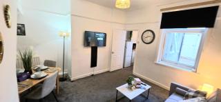 Modern 3-BR - Sleeps 5 - Contractors Stay- Fast WiFi - 6