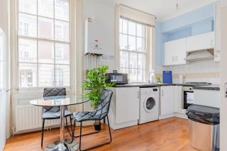 Compact 1BD Flat in the Heart of London - 1