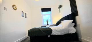 Spacious 3-BR - Sleeps 5 - Free WiFi -Parking - 8