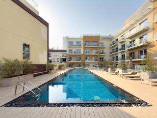 GuestReady – Relax Stay w Balcony & Pool View - 6