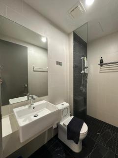 HOT & Modern 2BR Beacon Executive Suite, Georgetown - George Town - 3