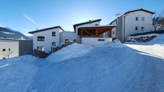 Apart Studio 71 - 1