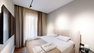 Ideal Apartments- Luxury Suites with Private Garage & Exclusive City-Center Location - 2