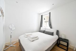 Earl's Court 3 bed Apt with Private Garden - London - 3