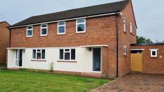 Bright and Spacious King & Double Rooms, Free Private Parking, Close to Heathrow - Cranford - 2
