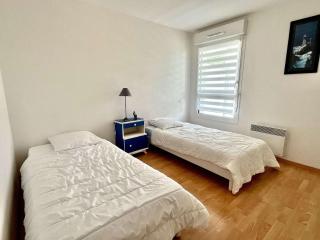 Étel - T2 moderne 42 m², proche plage, balcon sud, parking privé, animaux admis - FR-1-479-166 - 1