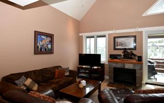 Ski-In/Ski-Out Luxury Cabin Rental with Incredible Views in Big Sky - Big Sky Mountain Village - 4
