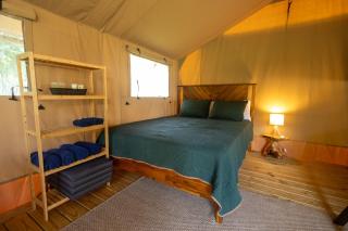 Settle Into a Cozy Lakeside Glamping Escape - 5