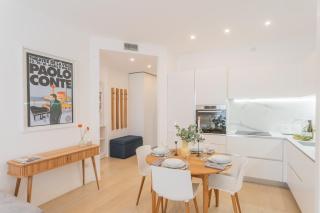 Central & White Apartment by Rent All Como - 2