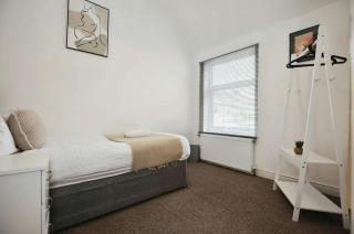 Stylish 5 Bed House Centre Of Coventry Sleeps 12 - Exhall - 5