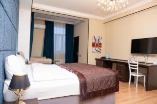 Grand Boutique Hotel - 4