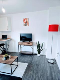 Corby Stay 2BR Work Trips & Family Friendly - Corby - 9