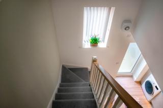 Cheerful 1-bedroom home with free parking, WiFi - Swansea - 4