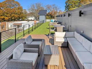 ~The Abigail~ Rooftop / Skyline / Cozy - 3