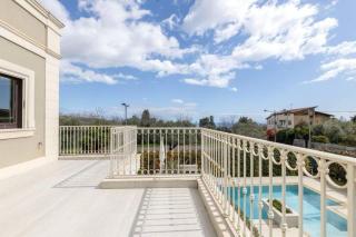 Villa Karina - Luxury Getaway with Pool & Jacuzzi - Dhërmi - 3