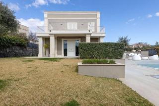 Villa Karina - Luxury Getaway with Pool & Jacuzzi - Dhërmi - 4