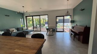 Modern house with pool - 2