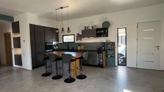 Modern house with pool - 1