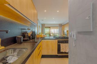 IT109 Maravilhoso Apartamento Pé na Areia 3 Suítes - Camacari - 1