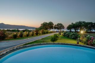 New Beachfront villa Six Stars in Chania,close to the beach & amenities - Kamisianá - 0