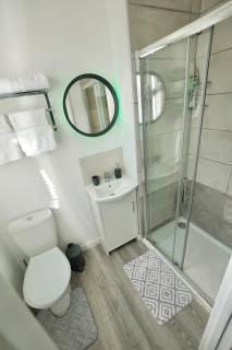 2 Bedroom Apartment Southsea - Sleeps 5 & Free Parking - Portsmouth - 1