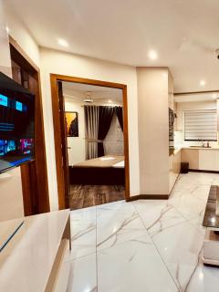 The Cozy Suite by Lux Haven Stays 2 Bedroom Apartment - Lahore - 0