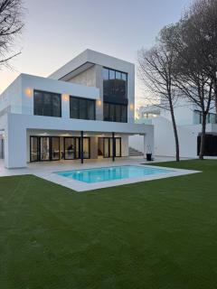 Amazing villa on the golf course - 0