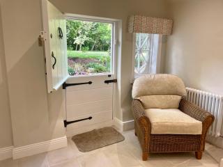 The Georgian Coach House:New Forest with hot tub - 5