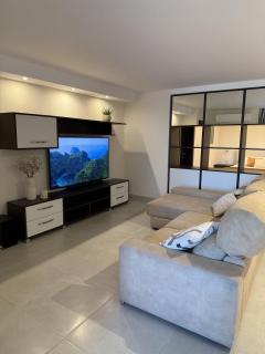 City Stay B&B - - 8