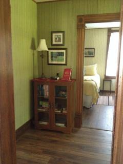 ☆Cherry Farmhouse☆60 Acres☆Central Air☆Fireplace - Northport - 1