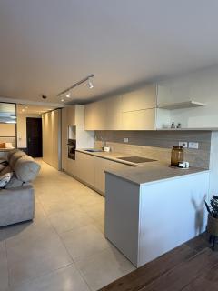 City Stay B&B - - 4