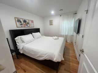 Blissfully 3 bedroom 3 king beds newark airport - Newark - 9