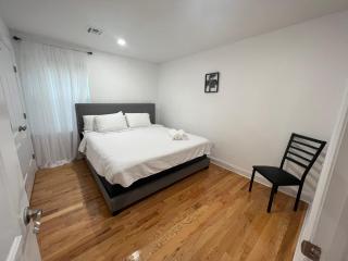 Blissfully 3 bedroom 3 king beds newark airport - Newark - 4