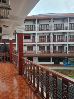 Vang vieng Queens Hotel - 8