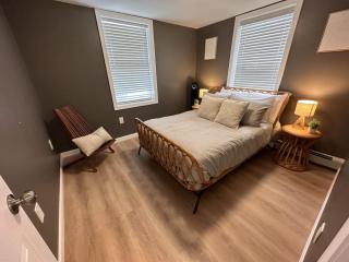 Shark Bait - Cozy Coastal Escape Near Hampton Beach - Seabrook - 0
