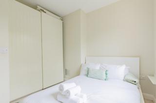 Bright and Welcoming 2BD Flat in South West London - Londra - 4
