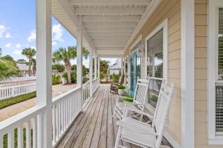 Spacious Crystal Beach Home w/ 2 Master King Suites, Pool Access, Walk to Beach, Pet Friendly! - Destin - 3
