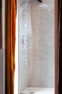 Eveil 4 le refuge lumière sous les toits de Rouen - 3