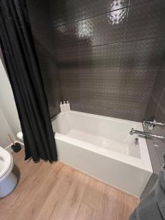The Daisy Bright 2BR Stay in Downtown San Diego - 5