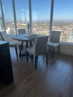 The Daisy Bright 2BR Stay in Downtown San Diego - 6