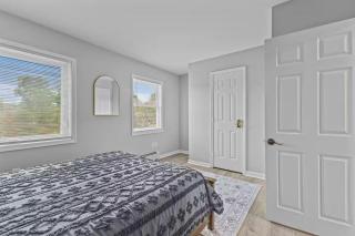 Convenient Apt Close to Downtown - 5