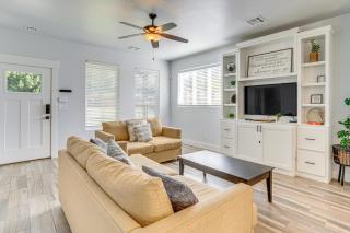 Stylish OKC Farmhouse with Garden - Close to OU - Oklahoma City - 0