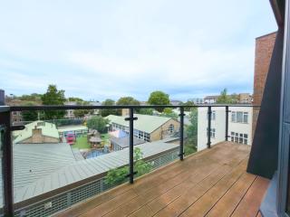 Spacious Stylish Flat with Balcony Pass The Keys - Londra - 8